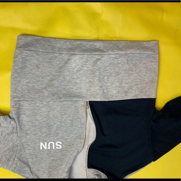 Half Zip Letter Graphic Colorblock sweatshirt NWOT - Picture 9 of 9